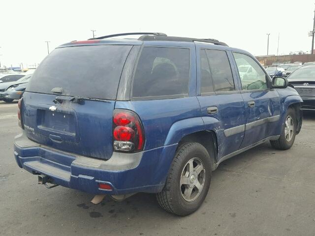 1GNDT13S052188145 - 2005 CHEVROLET TRAILBLAZE BLUE photo 4