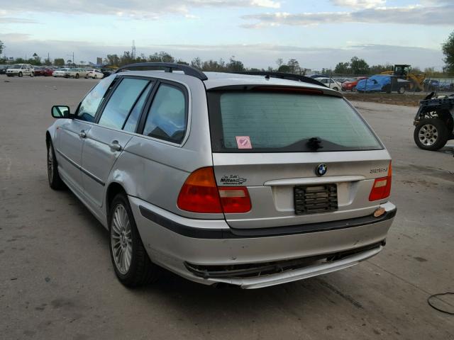 WBAEP33422PF00950 - 2002 BMW 325 XIT SILVER photo 3