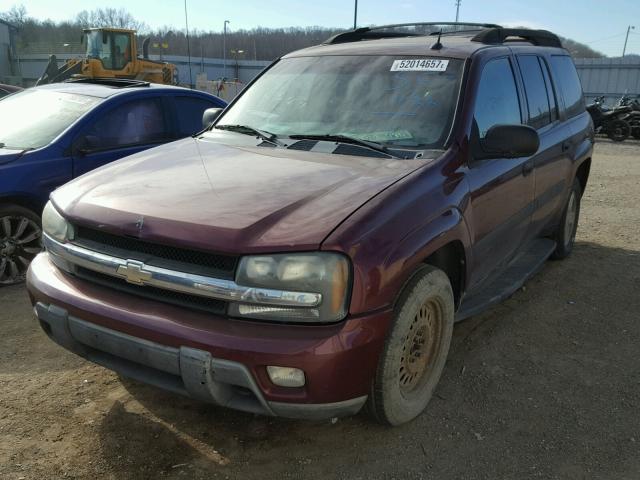 1GNET16S456118253 - 2005 CHEVROLET TRAILBLAZE MAROON photo 2