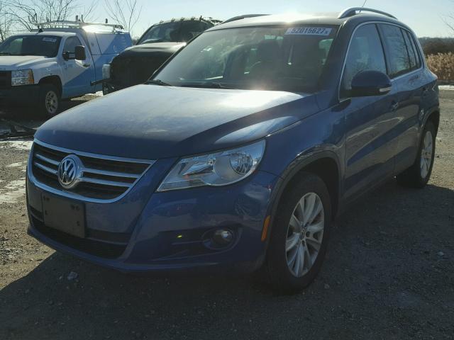 WVGAV75N09W004624 - 2009 VOLKSWAGEN TIGUAN S BLUE photo 2