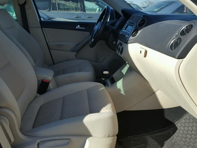 WVGAV75N09W004624 - 2009 VOLKSWAGEN TIGUAN S BLUE photo 5