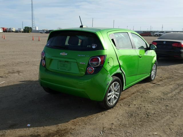 1G1JC6SB9F4112562 - 2015 CHEVROLET SONIC LT GREEN photo 4