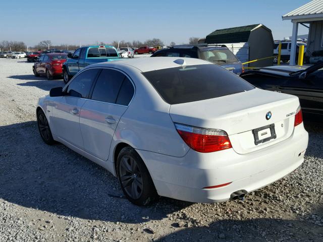 WBANU53539C118650 - 2009 BMW 528 I WHITE photo 3