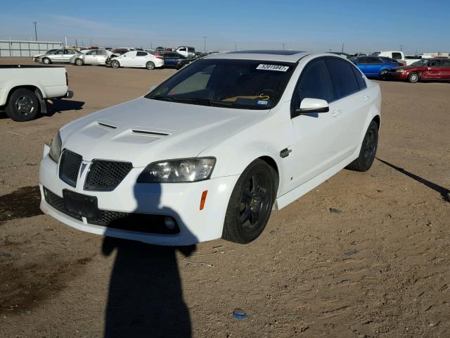 6G2ER57778L151253 - 2008 PONTIAC G8 WHITE photo 2