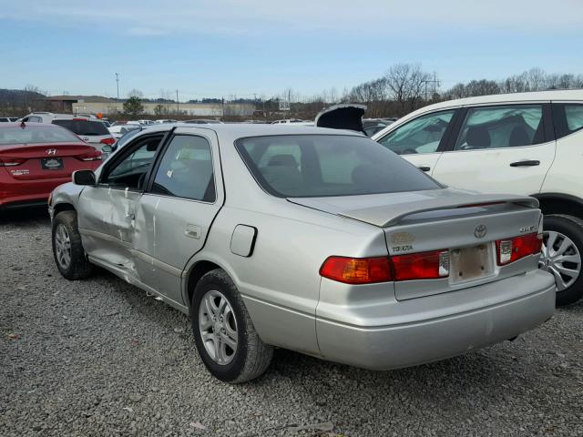 4T1BG22K7YU696919 - 2000 TOYOTA CAMRY CE SILVER photo 3