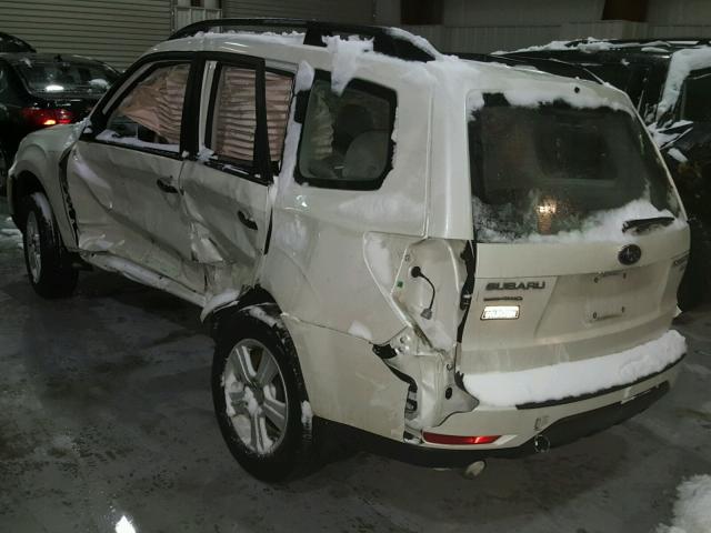 JF2SHABC5CH411822 - 2012 SUBARU FORESTER 2 WHITE photo 3