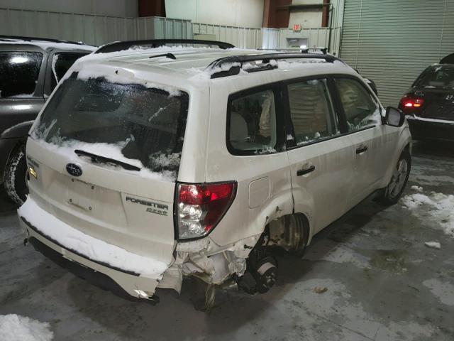 JF2SHABC5CH411822 - 2012 SUBARU FORESTER 2 WHITE photo 4