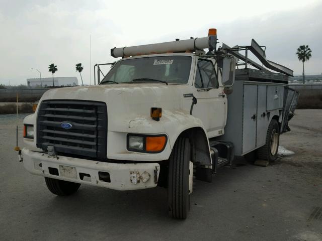 1FDXF80E4TVA07270 - 1996 FORD F800 WHITE photo 2