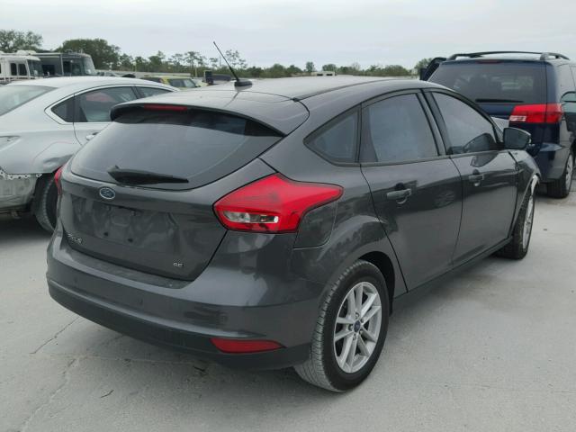 1FADP3K28FL351460 - 2015 FORD FOCUS SE GRAY photo 4