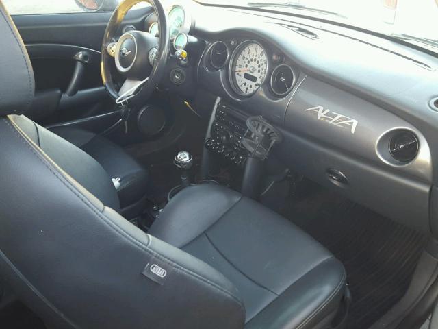 WMWRE33566TN27059 - 2006 MINI COOPER S GRAY photo 5