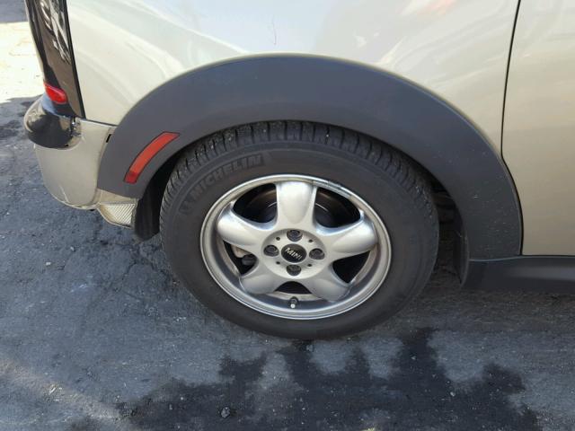 WMWML33529TP98978 - 2009 MINI COOPER CLU GOLD photo 9