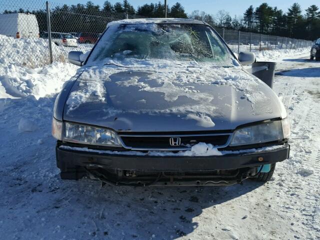 1HGCD560XVA159536 - 1997 HONDA ACCORD SE SILVER photo 10