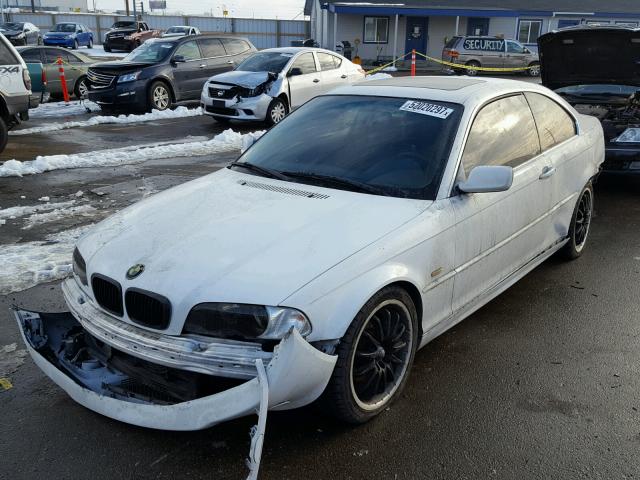 WBABN33432PG58867 - 2002 BMW 325 CI WHITE photo 2