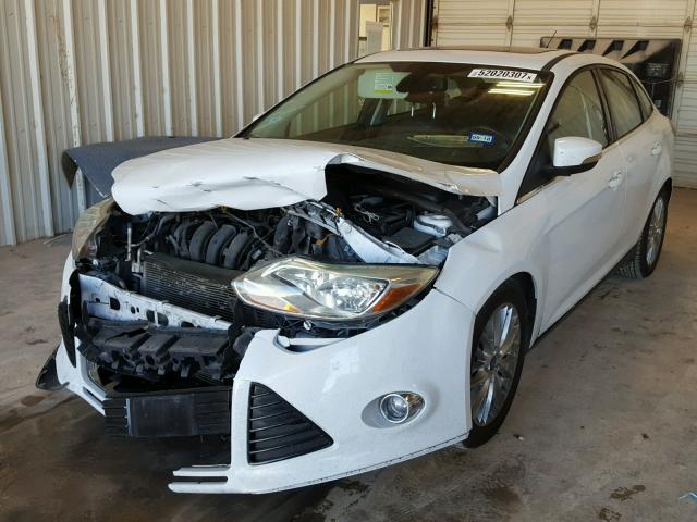 1FAHP3H21CL168177 - 2012 FORD FOCUS SEL WHITE photo 2