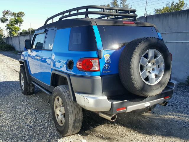 JTEBU11F270037871 - 2007 TOYOTA FJ CRUISER BLUE photo 3