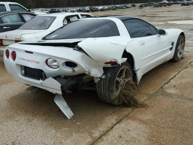 1G1YY22G1V5106106 - 1997 CHEVROLET CORVETTE WHITE photo 4