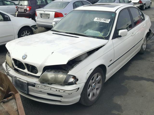 WBAAM3338YCA87169 - 2000 BMW 323 I WHITE photo 2