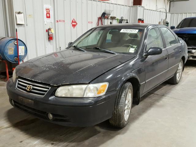 4T1BF28K1YU106630 - 2000 TOYOTA CAMRY LE შავი ფოტო 2