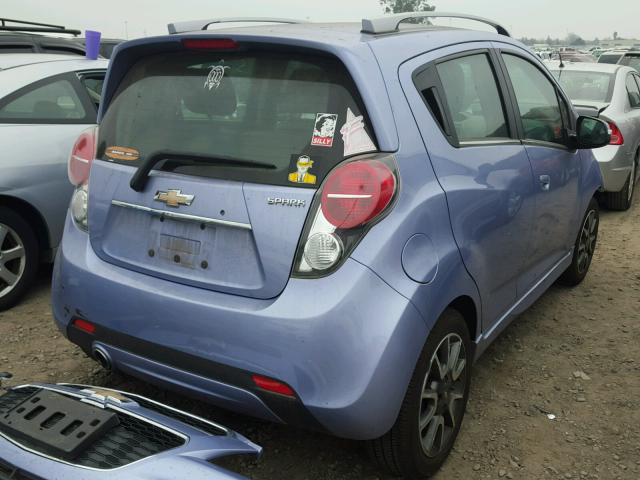 KL8CF6S91EC498864 - 2014 CHEVROLET SPARK 2LT BLUE photo 4