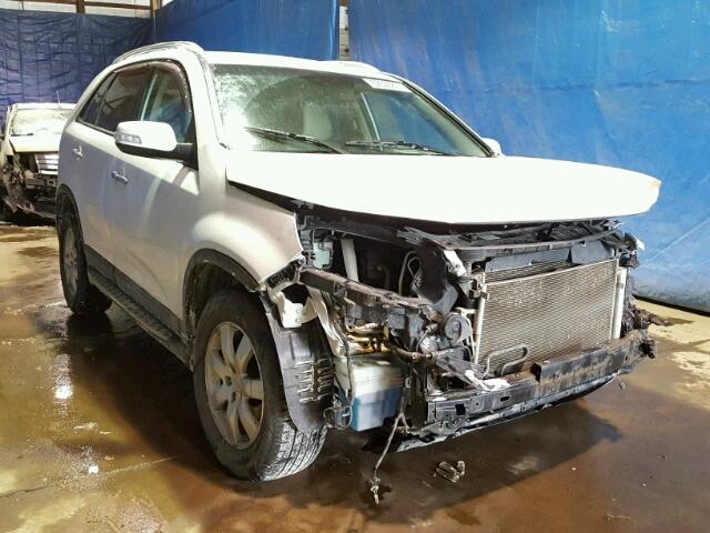 5XYKT4A12BG121155 - 2011 KIA SORENTO BA WHITE photo 1