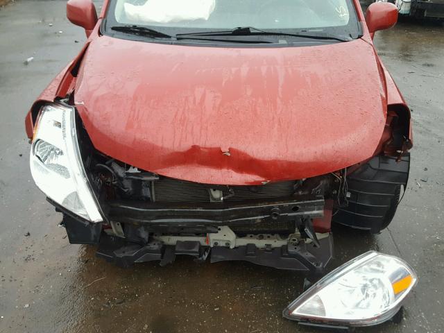 3N1BC1AP2AL375106 - 2010 NISSAN VERSA S RED photo 9