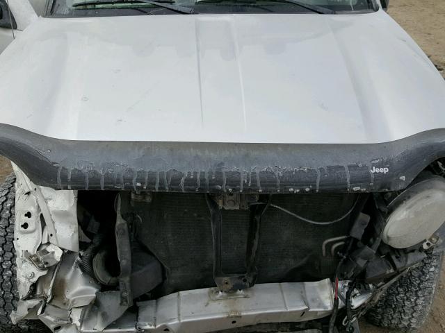 1J4GL38K63W660522 - 2003 JEEP LIBERTY RE SILVER photo 7