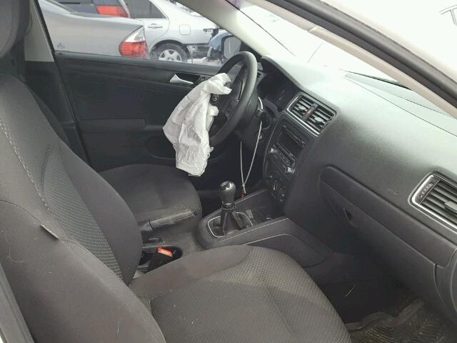 3VW1K7AJ3CM411356 - 2012 VOLKSWAGEN JETTA BASE 白色 照片 5