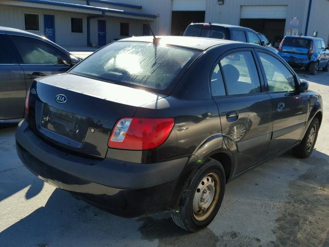 KNADE223296548000 - 2009 KIA RIO BASE BLACK photo 4