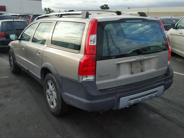 YV1SZ592051185856 - 2005 VOLVO XC70 GOLD photo 3