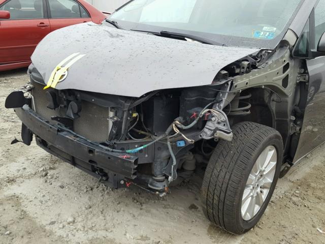 5TDJK3DC5BS001567 - 2011 TOYOTA SIENNA LE GRAY photo 9