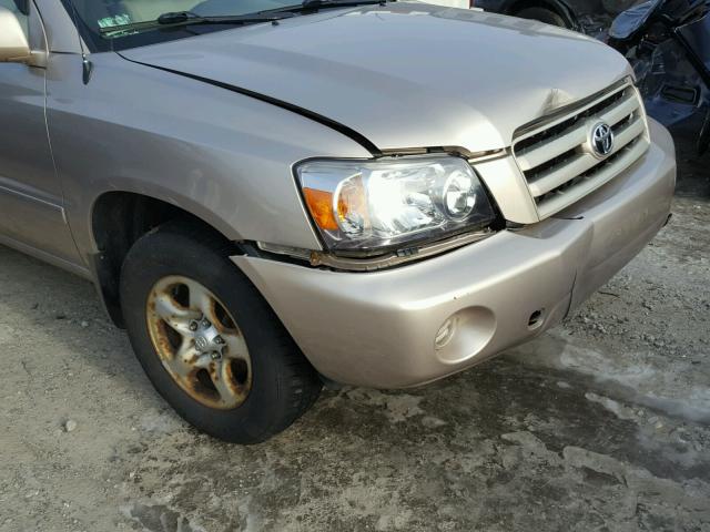 JTEGD21A450111398 - 2005 TOYOTA HIGHLANDER GOLD photo 9