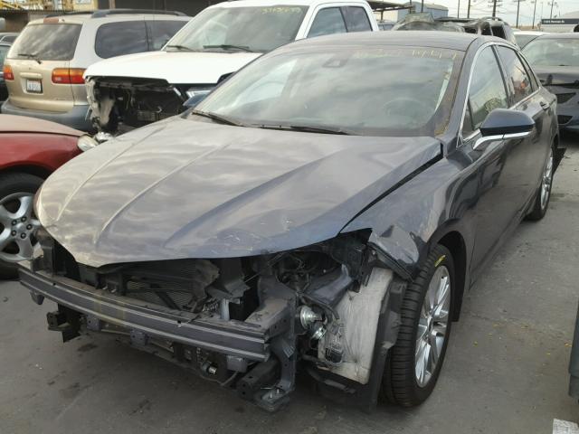 3LN6L2LU8DR827340 - 2013 LINCOLN MKZ HYBRID BLUE photo 2