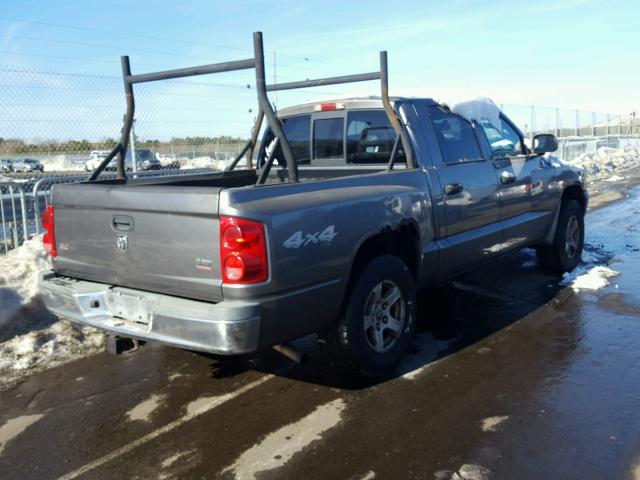 1D7HW48N05S253815 - 2005 DODGE DAKOTA QUA GRAY photo 4