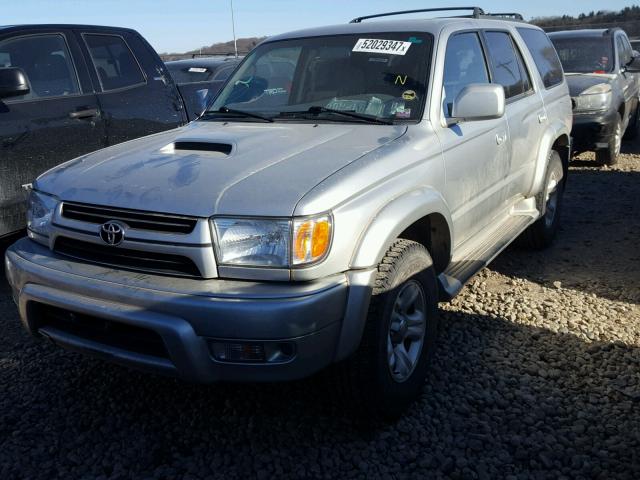 JT3HN86R010357354 - 2001 TOYOTA 4RUNNER SR SILVER photo 2