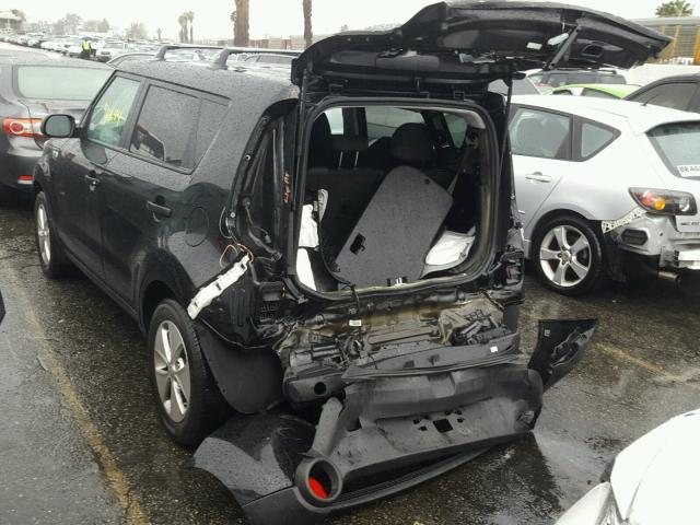 KNDJN2A23F7215910 - 2015 KIA SOUL BLACK photo 3