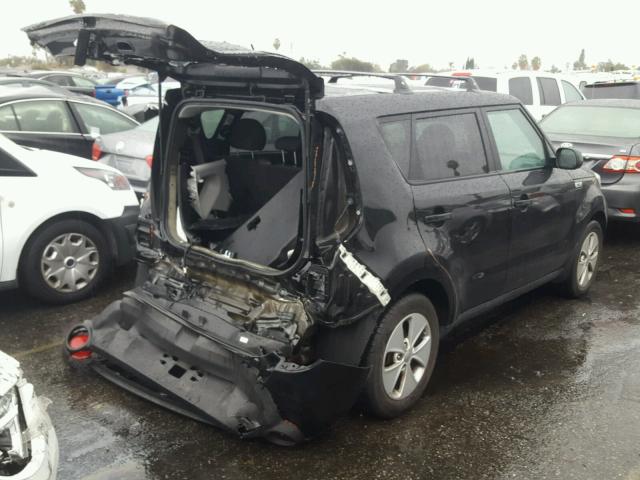 KNDJN2A23F7215910 - 2015 KIA SOUL BLACK photo 4