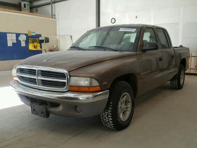 1B7GL2AN7YS718995 - 2000 DODGE DAKOTA QUA BROWN photo 2