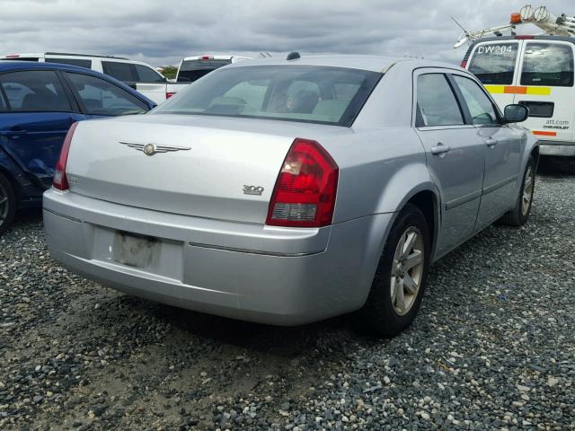 2C3KA53G96H202310 - 2006 CHRYSLER 300 TOURIN SILVER photo 4