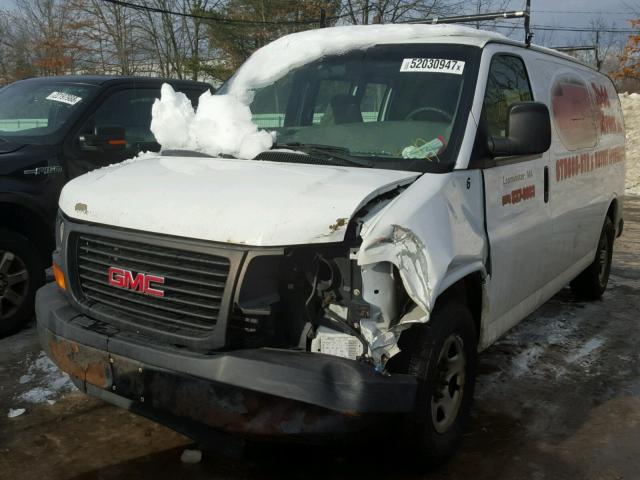 1GTFG15X481178114 - 2008 GMC SAVANA G15 WHITE photo 2