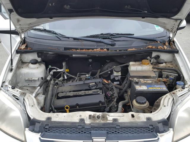 KL1TD56EX9B639951 - 2009 CHEVROLET AVEO LS WHITE photo 7