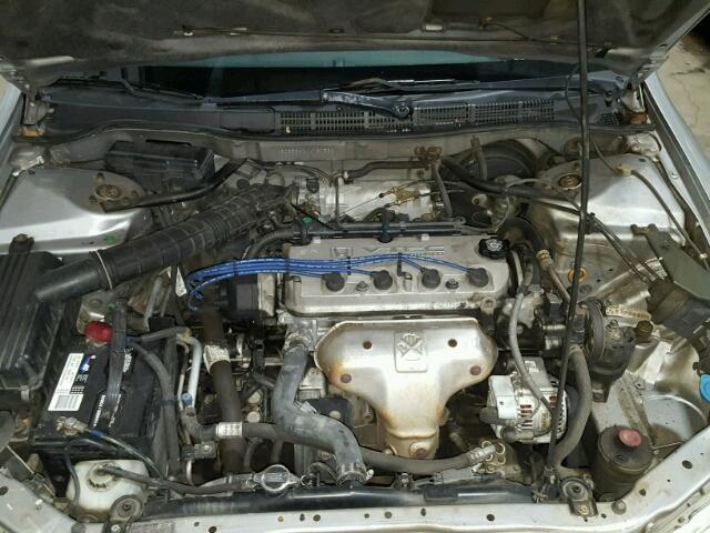 1HGCG5642WA161566 - 1998 HONDA ACCORD LX SILVER photo 7