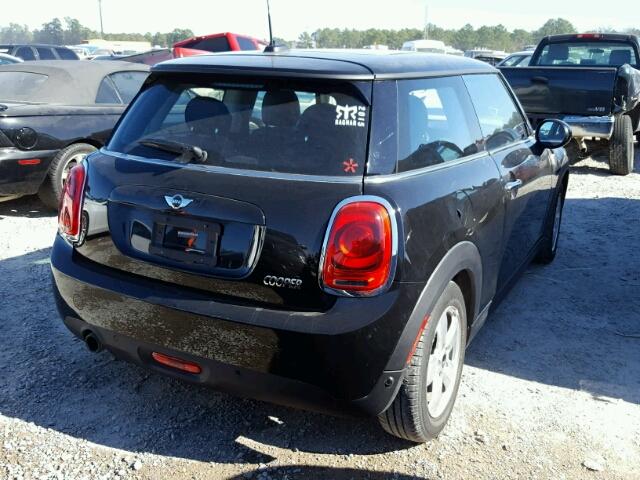 WMWXP5C5XG2D13943 - 2016 MINI COOPER BLACK photo 4