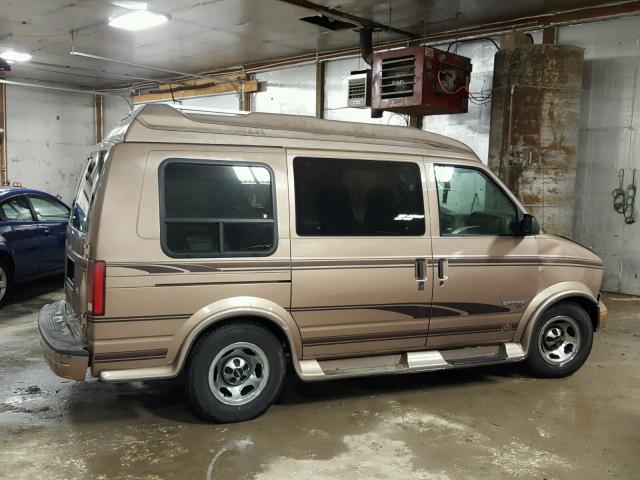 1GDDM19W9TB523878 - 1996 GMC SAFARI XT BROWN photo 9