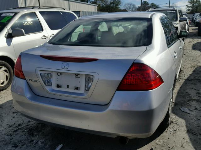 1HGCM56347A017549 - 2007 HONDA ACCORD SE SILVER photo 4