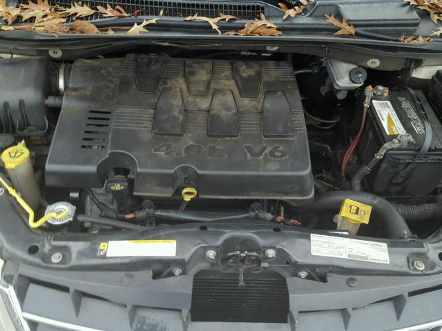 2A8HR64X68R149042 - 2008 CHRYSLER TOWN & COU SILVER photo 7