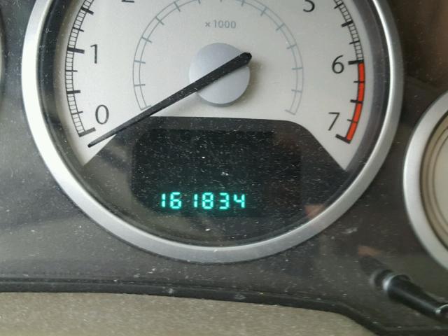 2A8HR64X68R149042 - 2008 CHRYSLER TOWN & COU SILVER photo 8