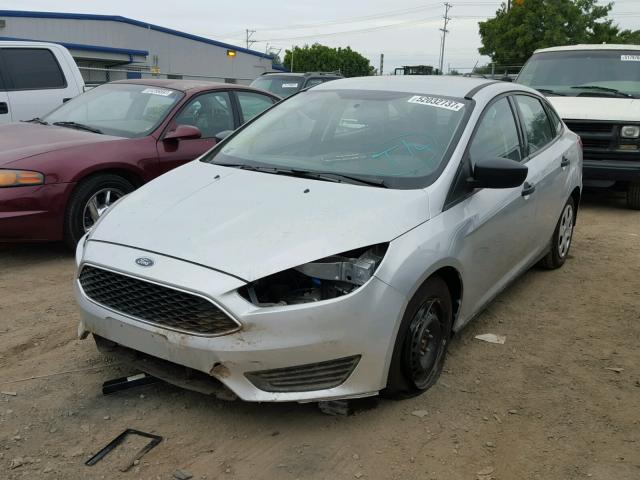 1FADP3E21HL230560 - 2017 FORD FOCUS S SILVER photo 2