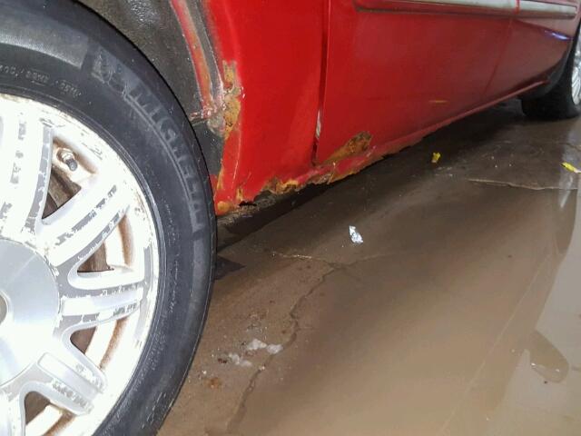 2C4GP54L95R348064 - 2005 CHRYSLER TOWN & COU RED photo 9