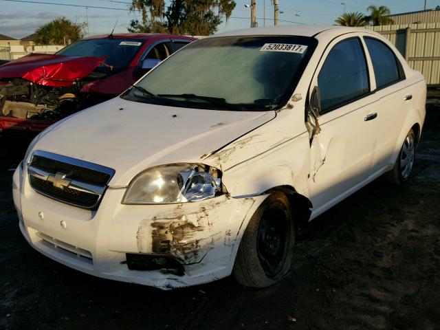 KL1TG56E59B382592 - 2009 CHEVROLET AVEO LT WHITE photo 2