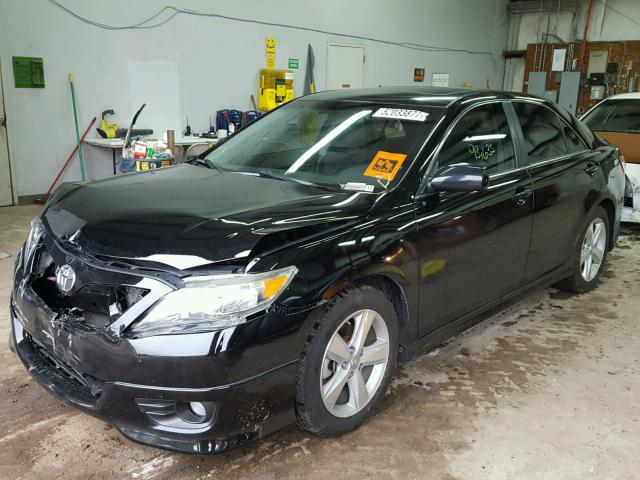 4T1BK3EK6BU630577 - 2011 TOYOTA CAMRY SE BLACK photo 2